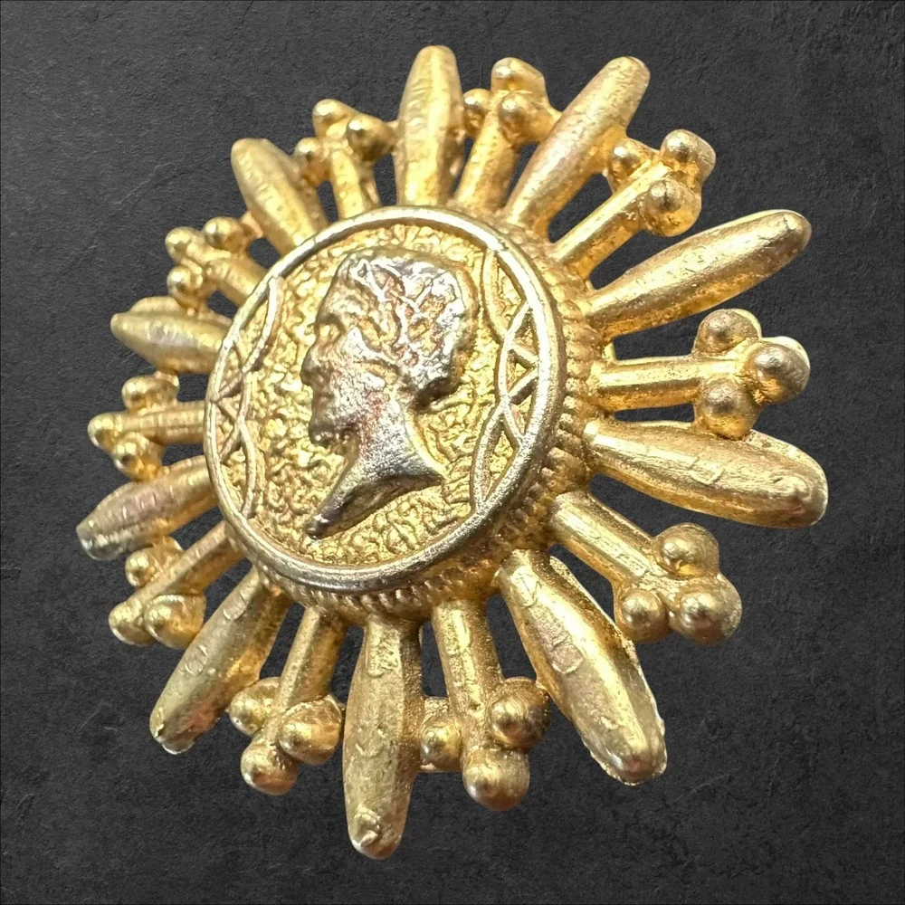 Vintage Gold Tone Sunburst Cameo Classical‎ Profile Brooch Pin